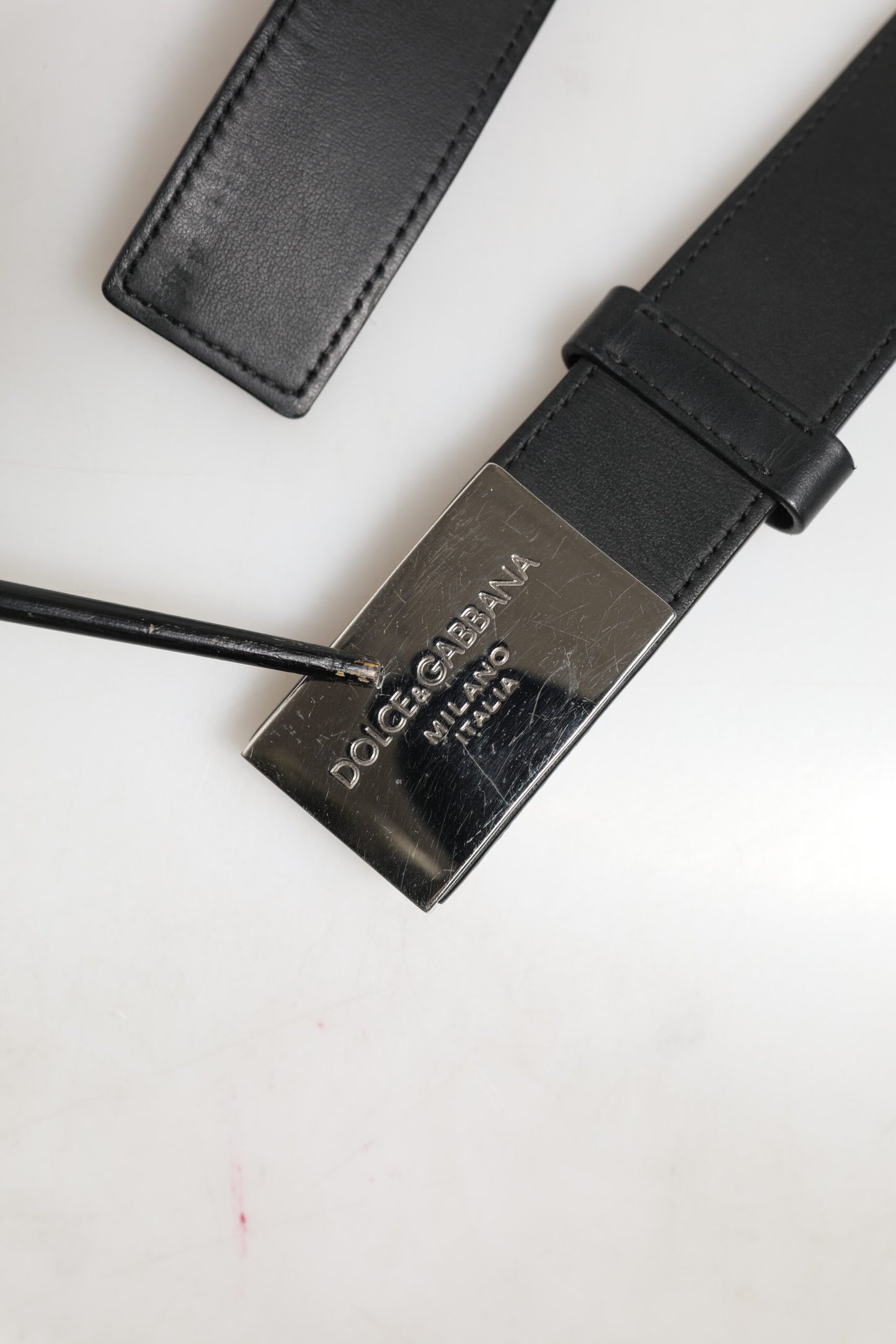 Black Leather Classic Metal Logo Buckle Belt