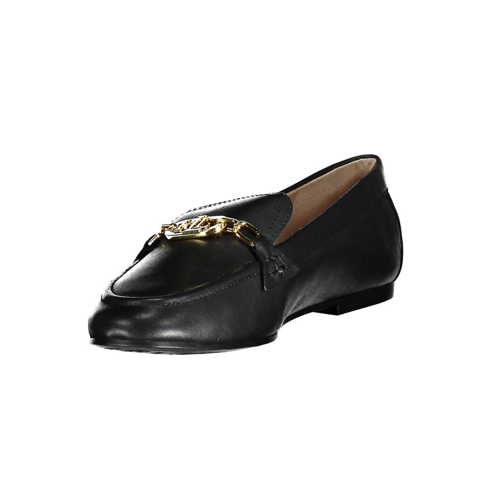 Black Leather Flat Shoe
