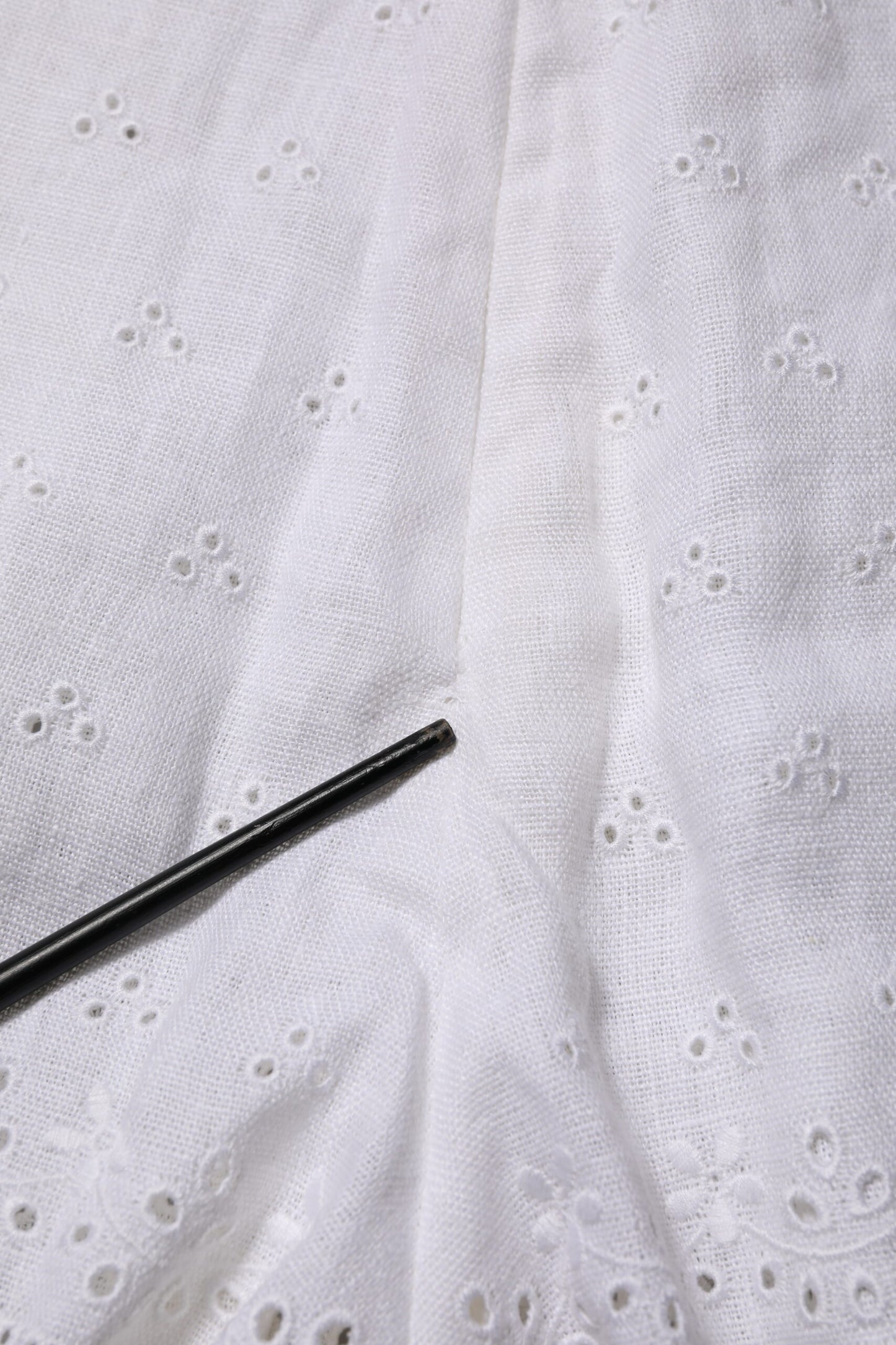 Dolce & Gabbana White Linen High Waisted Hot Pants Shorts